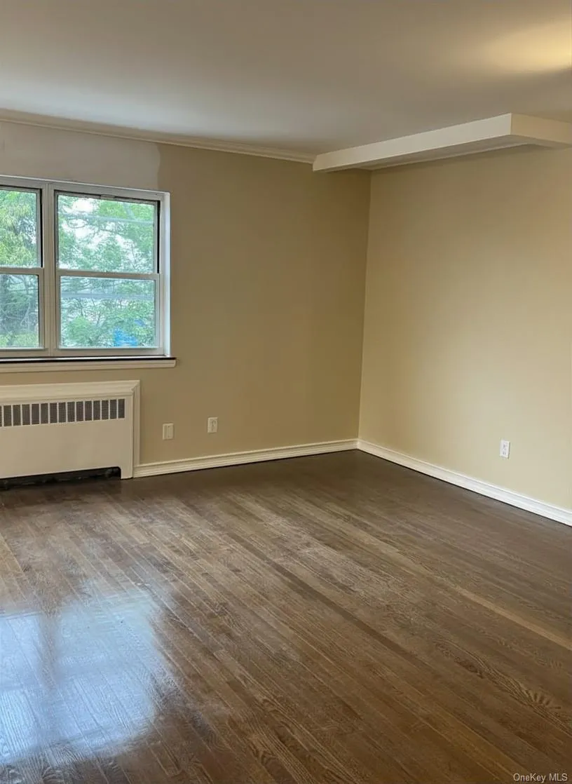 196-23 Dunton Avenue #2B Holliswood, NY 11423