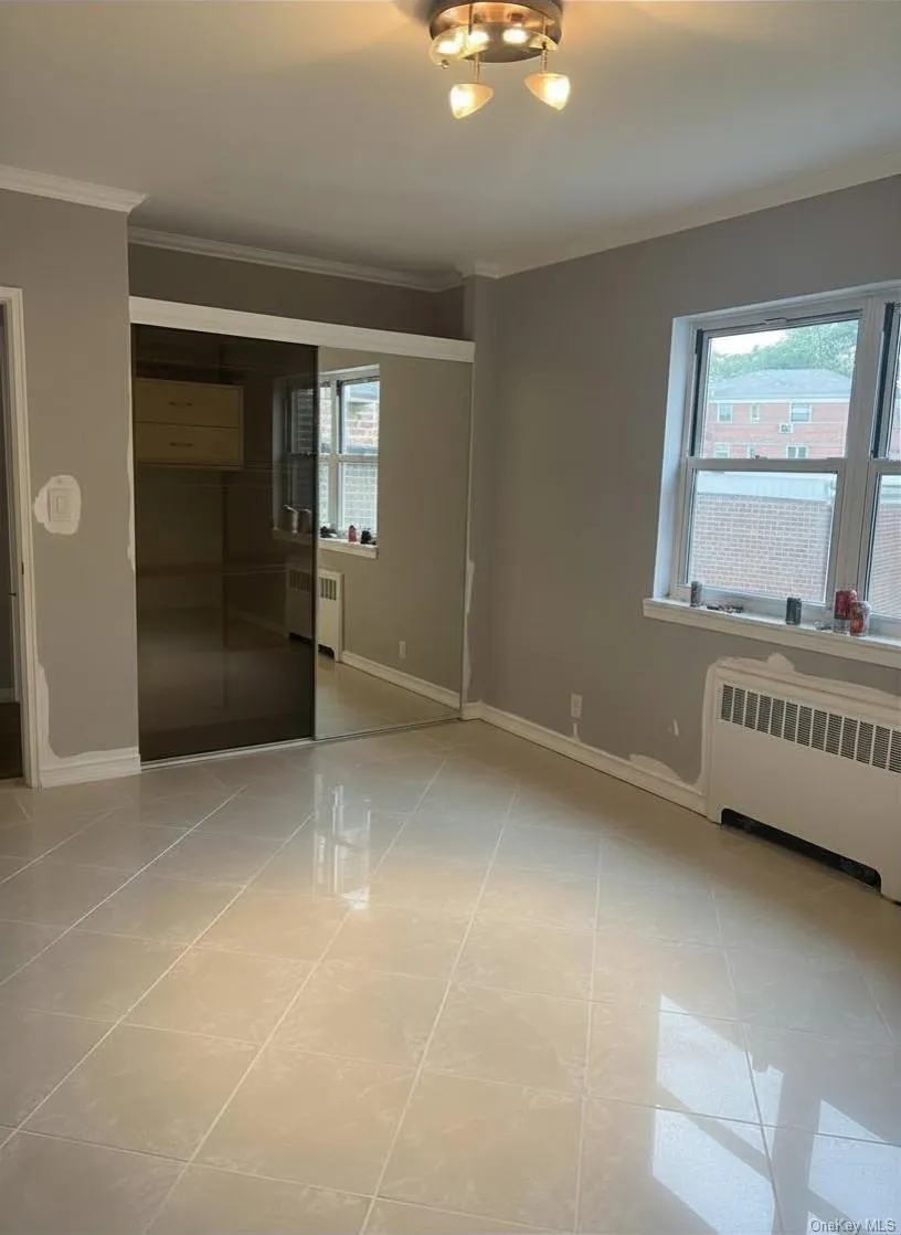 196-23 Dunton Avenue #2B Holliswood, NY 11423