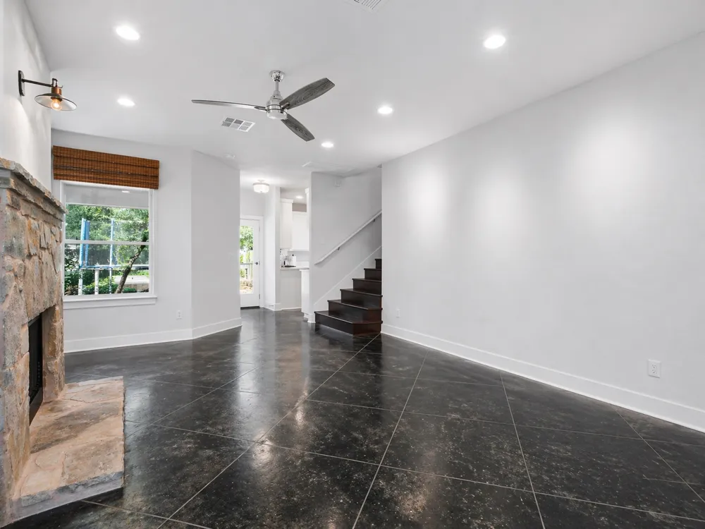 10103 Twin Lake Loop Dripping Springs, TX 78620