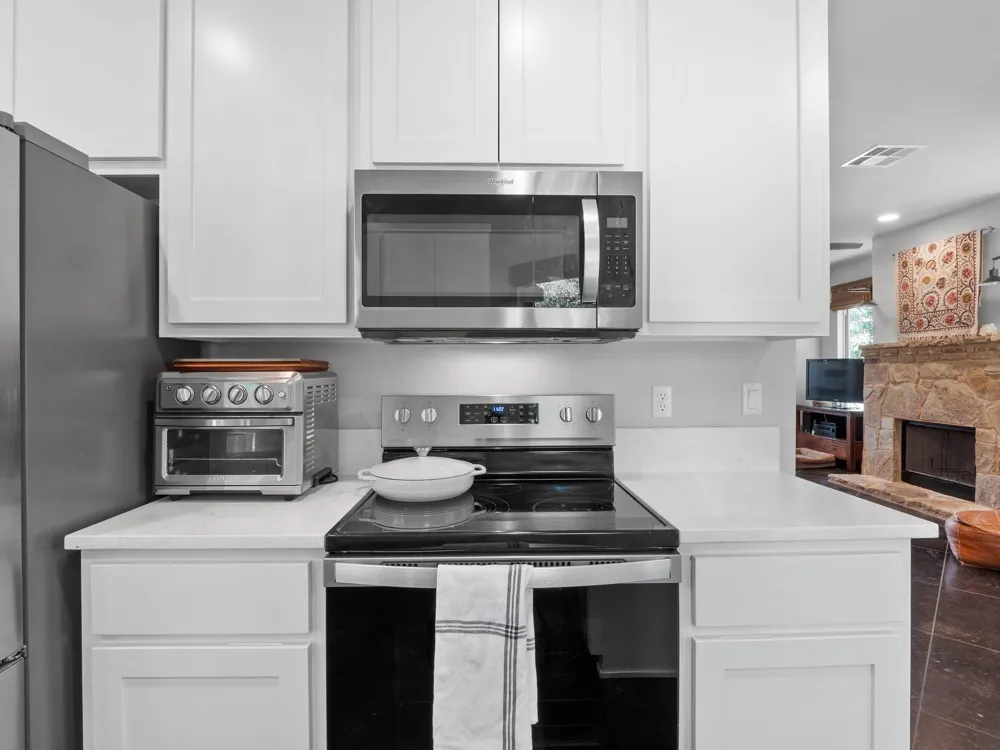 10103 Twin Lake Loop Dripping Springs, TX 78620