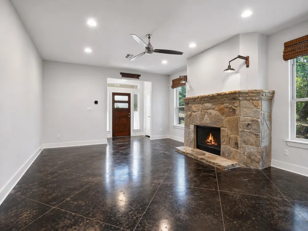 10103 Twin Lake Loop Dripping Springs, TX 78620