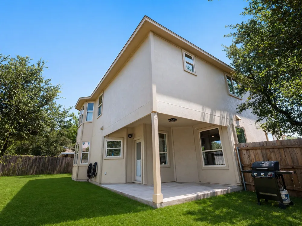 10103 Twin Lake Loop Dripping Springs, TX 78620