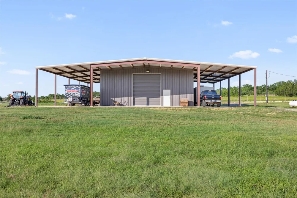 1981 County Road 202 Caldwell, TX 77836