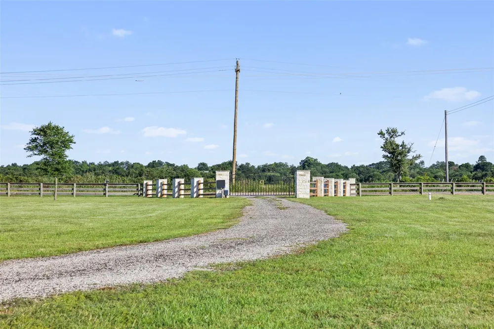 1981 County Road 202 Caldwell, TX 77836