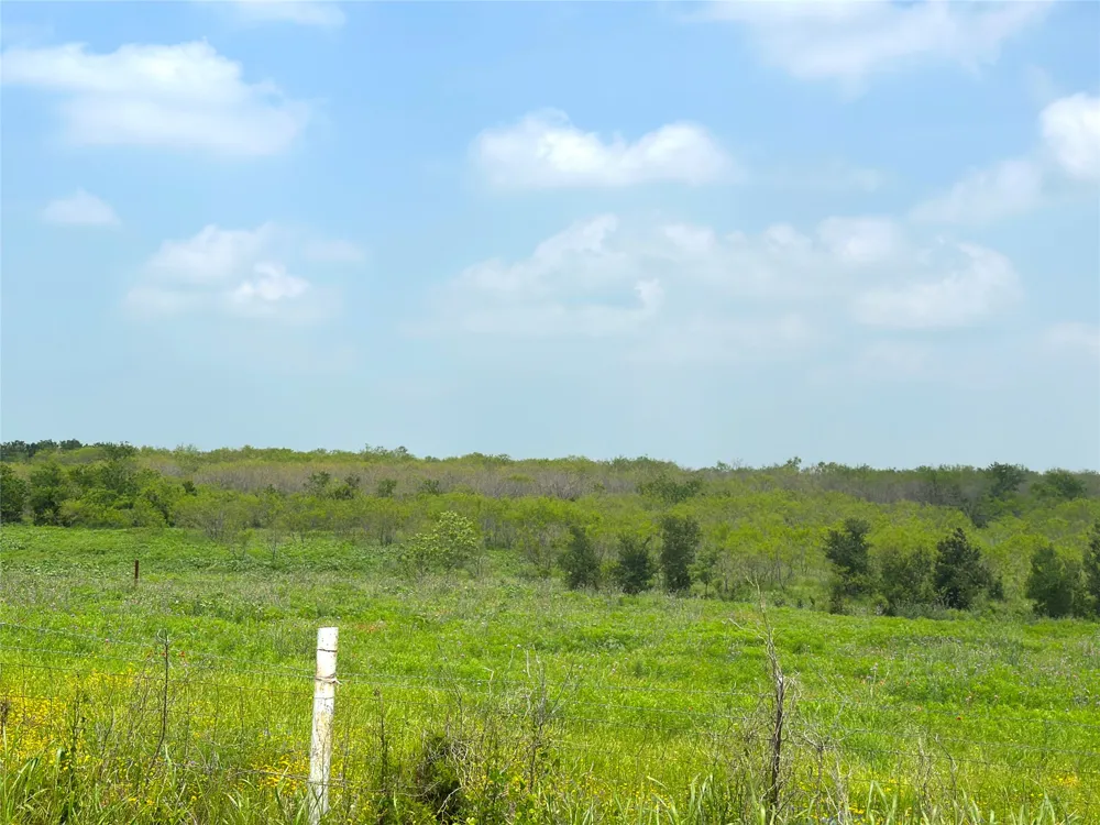 14 Tower Drive Moody, TX 76557