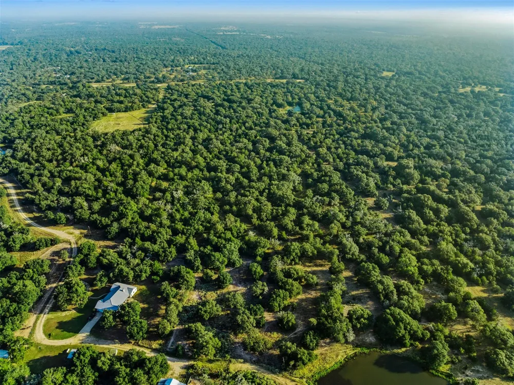 Red Oak Court Weimar, TX 78962