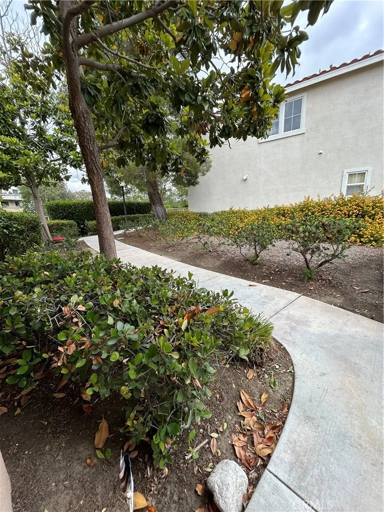 18002 Flynn #6201 Canyon Country, CA 91387