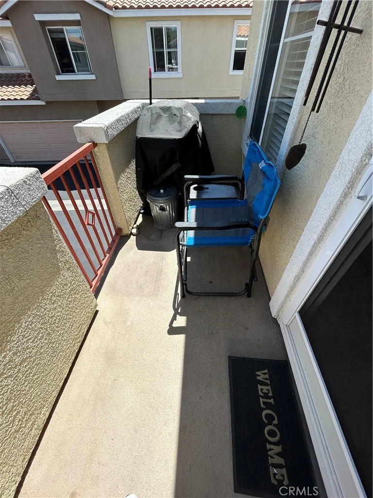 18002 Flynn #6201 Canyon Country, CA 91387