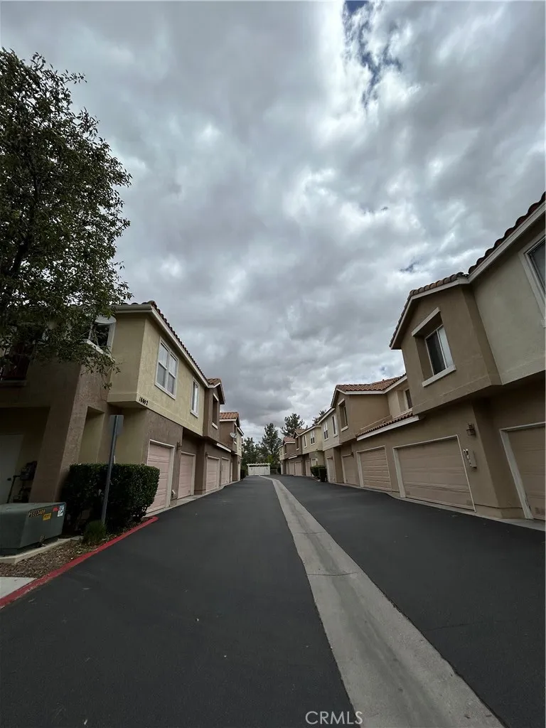 18002 Flynn #6201 Canyon Country, CA 91387