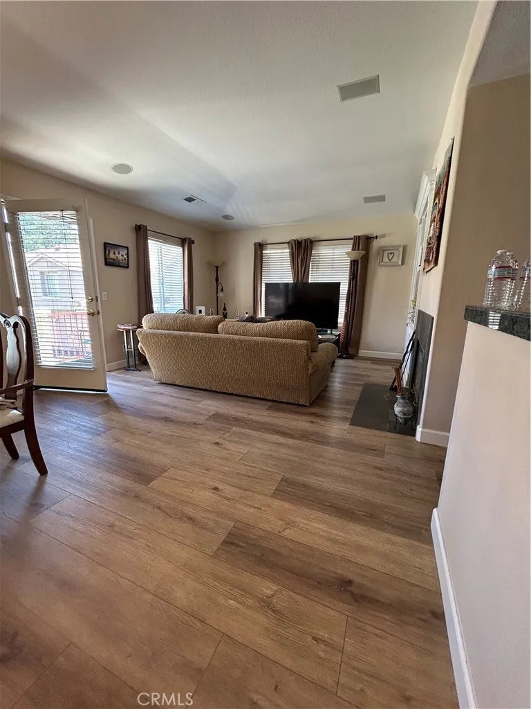 18002 Flynn #6201 Canyon Country, CA 91387