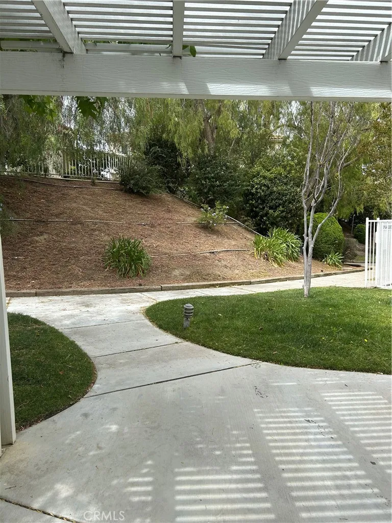 18002 Flynn #6201 Canyon Country, CA 91387