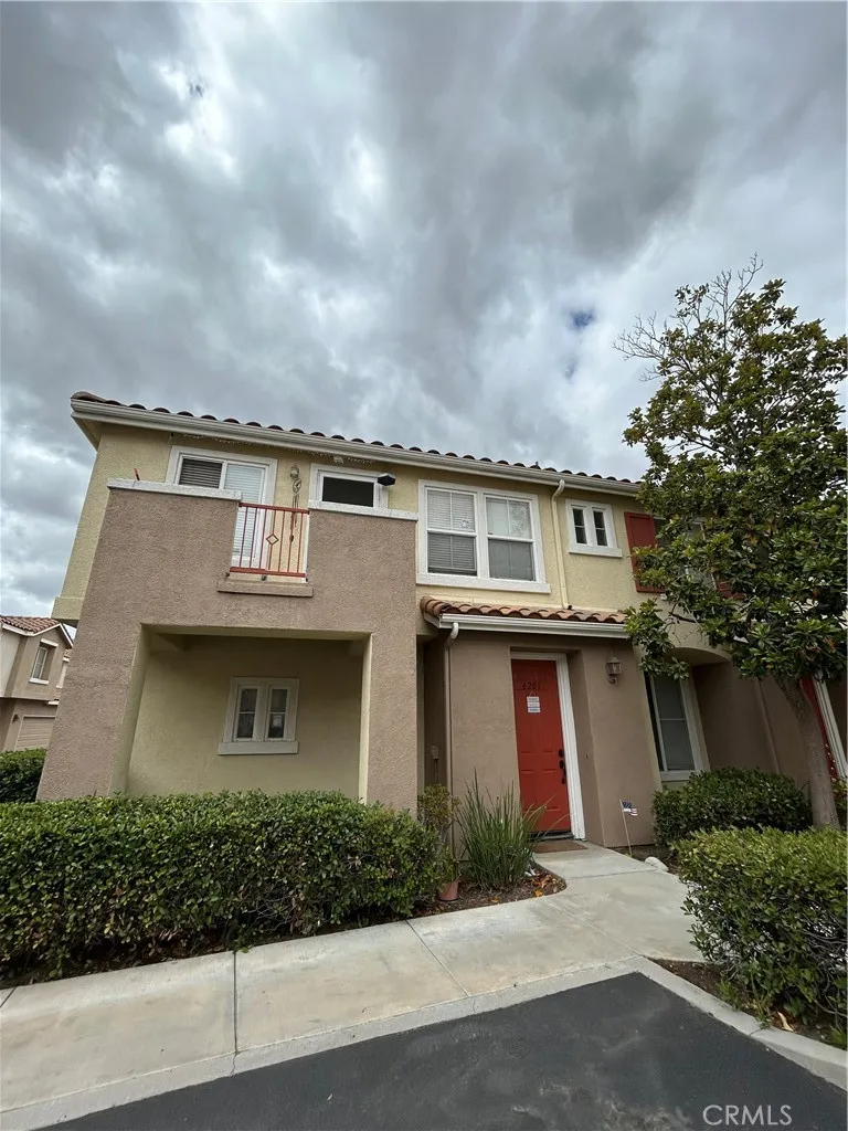 18002 Flynn #6201 Canyon Country, CA 91387