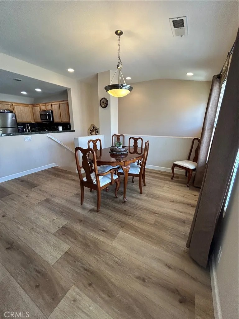 18002 Flynn #6201 Canyon Country, CA 91387