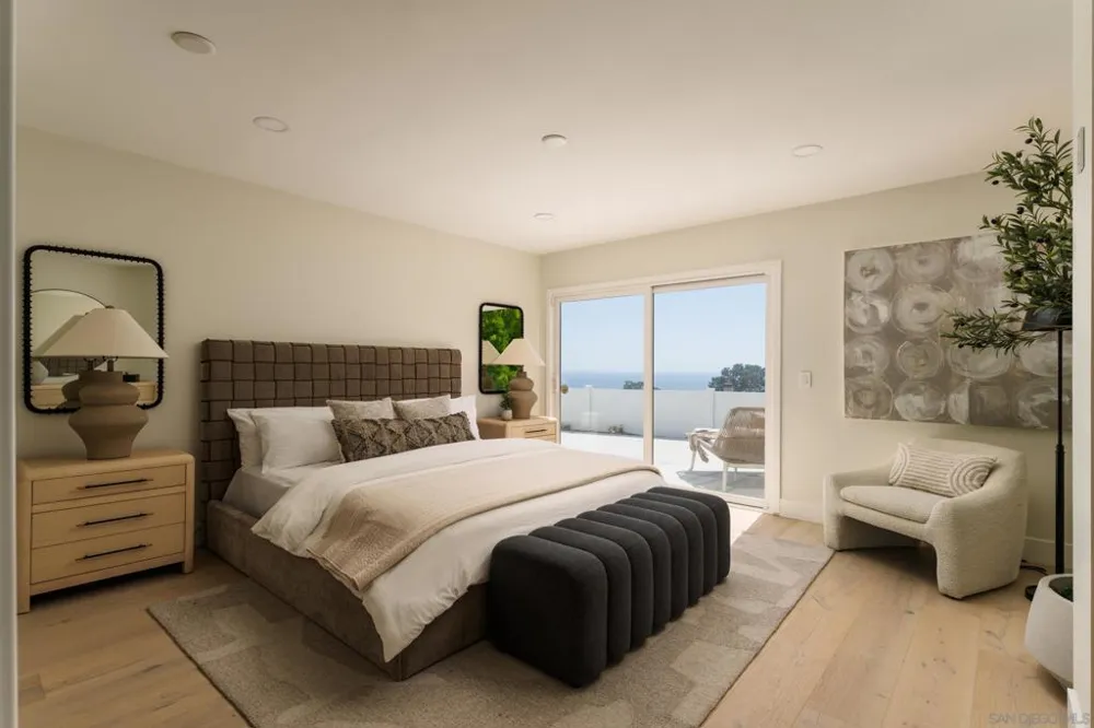 2206 Place Monaco Del Mar, CA 92014