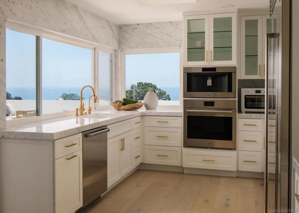 2206 Place Monaco Del Mar, CA 92014