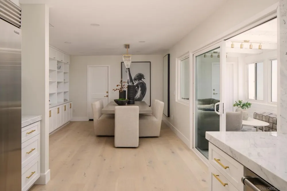 2206 Place Monaco Del Mar, CA 92014