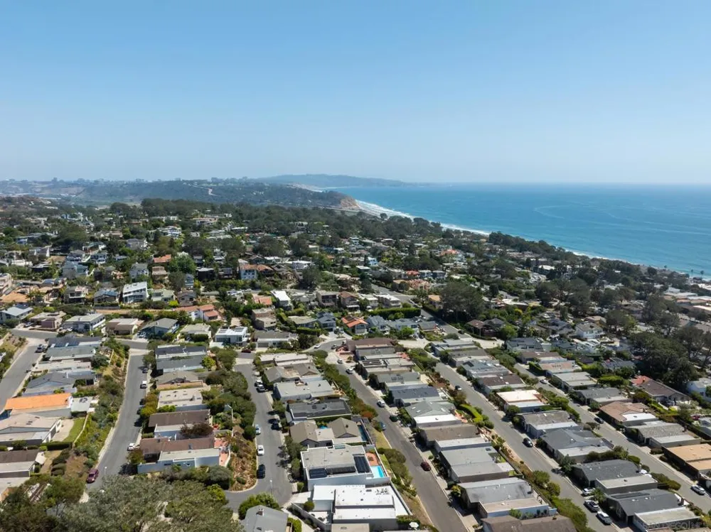 2206 Place Monaco Del Mar, CA 92014