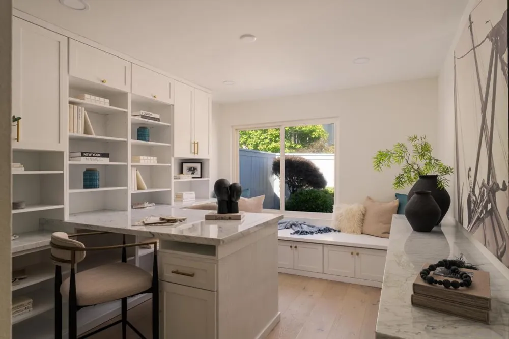 2206 Place Monaco Del Mar, CA 92014
