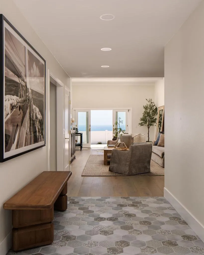 2206 Place Monaco Del Mar, CA 92014