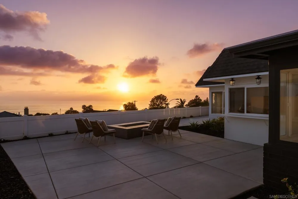 2206 Place Monaco Del Mar, CA 92014