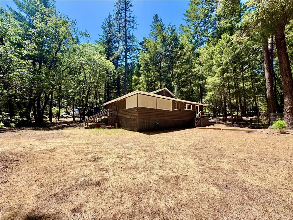 9520 Oak Place Cobb, CA 95426