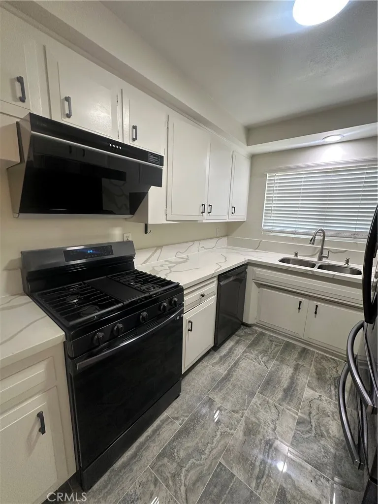1881 Mitchell Ave. Unit #34 Tustin, CA 92780