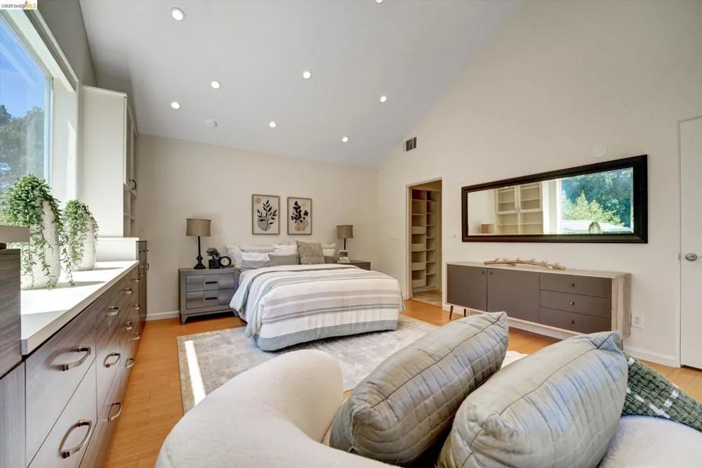 4080 Kuhnle Ave Oakland, CA 94605