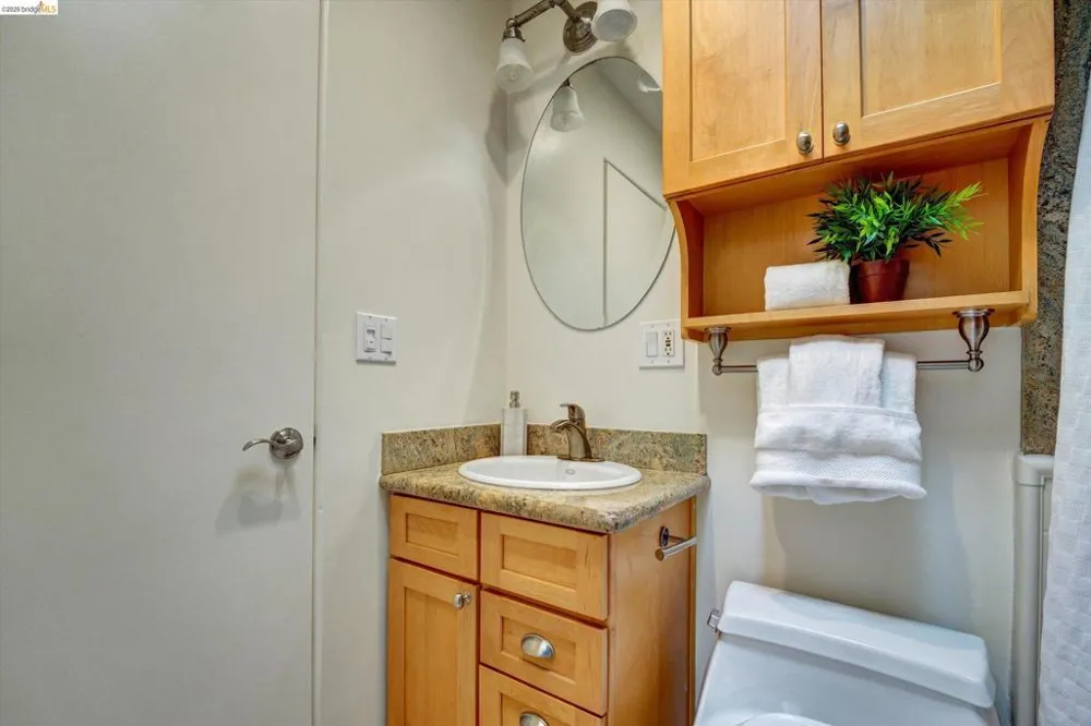 4080 Kuhnle Ave Oakland, CA 94605