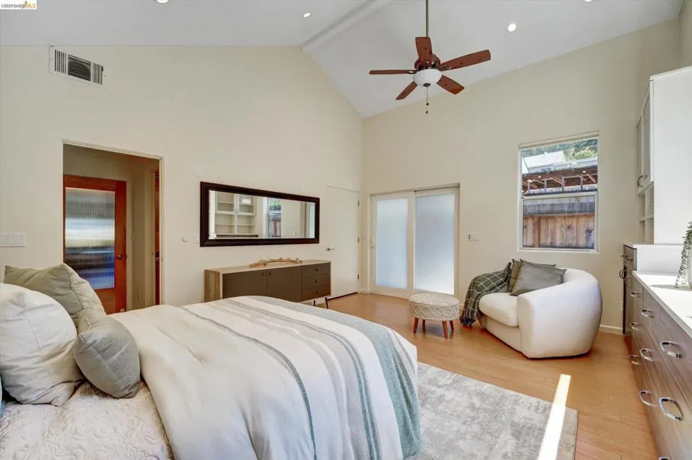 4080 Kuhnle Ave Oakland, CA 94605