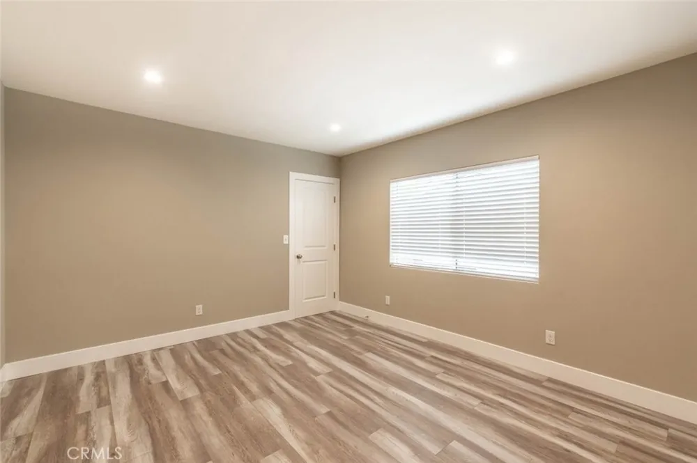 6633 Costello Avenue Valley Glen, CA 91405