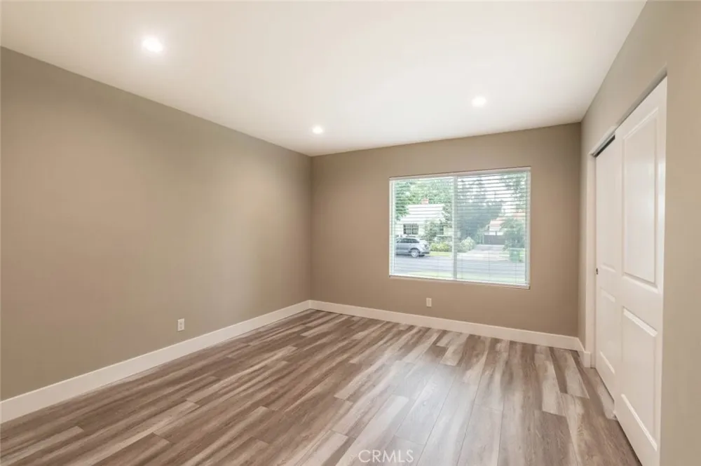 6633 Costello Avenue Valley Glen, CA 91405