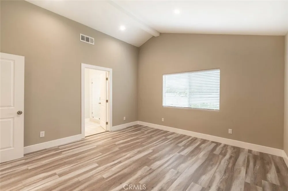 6633 Costello Avenue Valley Glen, CA 91405
