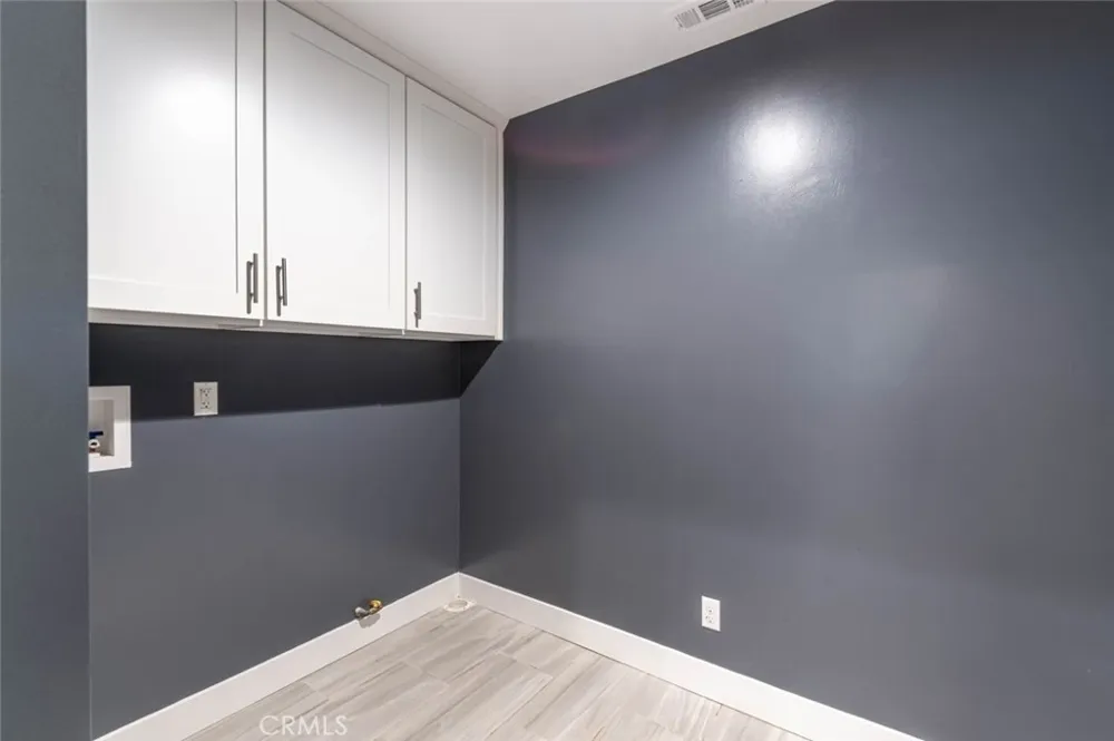 6633 Costello Avenue Valley Glen, CA 91405