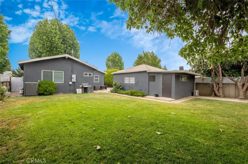 6633 Costello Avenue Valley Glen, CA 91405