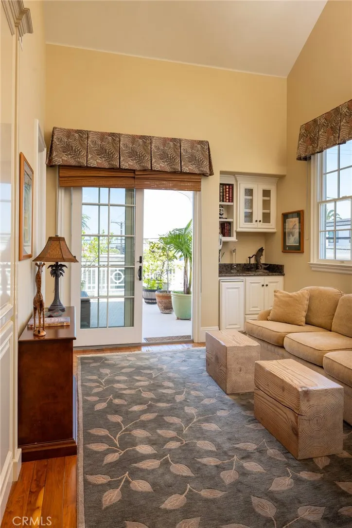 223 Marigold Avenue Corona del Mar, CA 92625