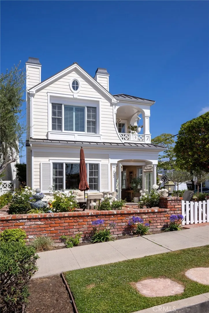 223 Marigold Avenue Corona del Mar, CA 92625
