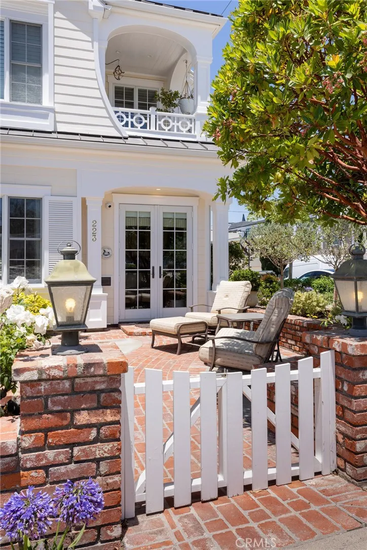 223 Marigold Avenue Corona del Mar, CA 92625