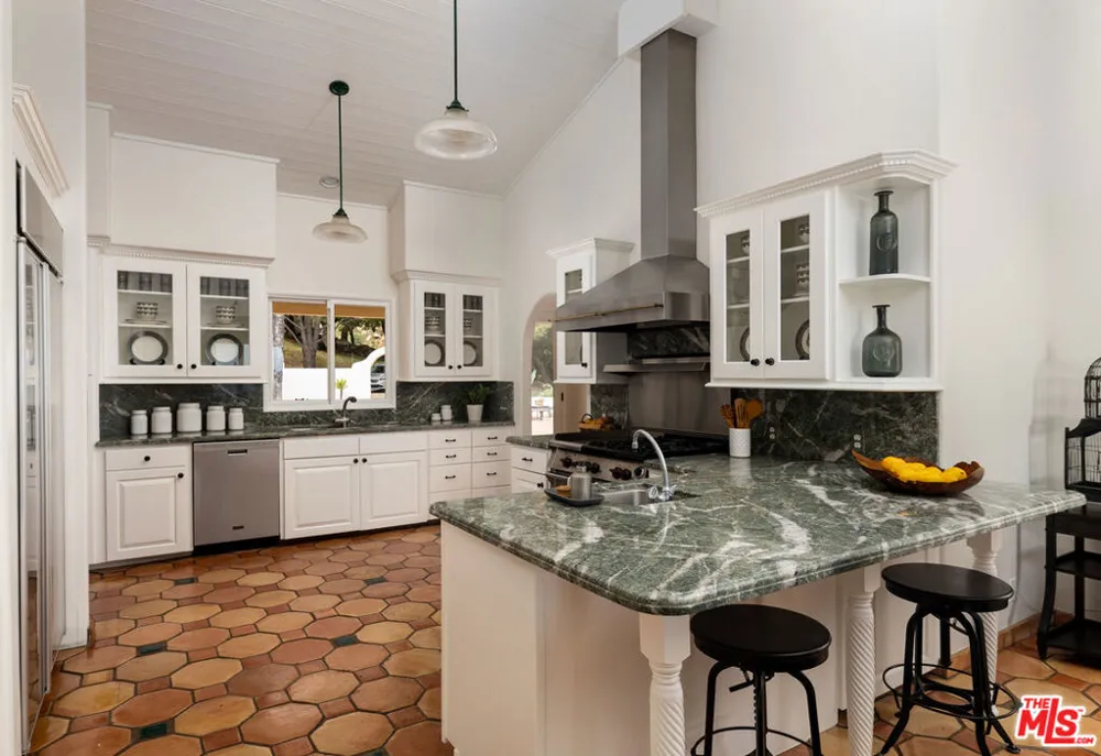 1060 Ladera Lane Santa Barbara, CA 93108