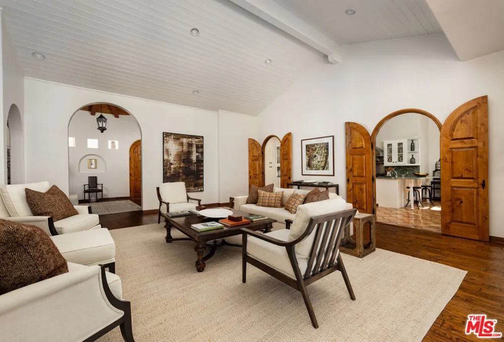 1060 Ladera Lane Santa Barbara, CA 93108