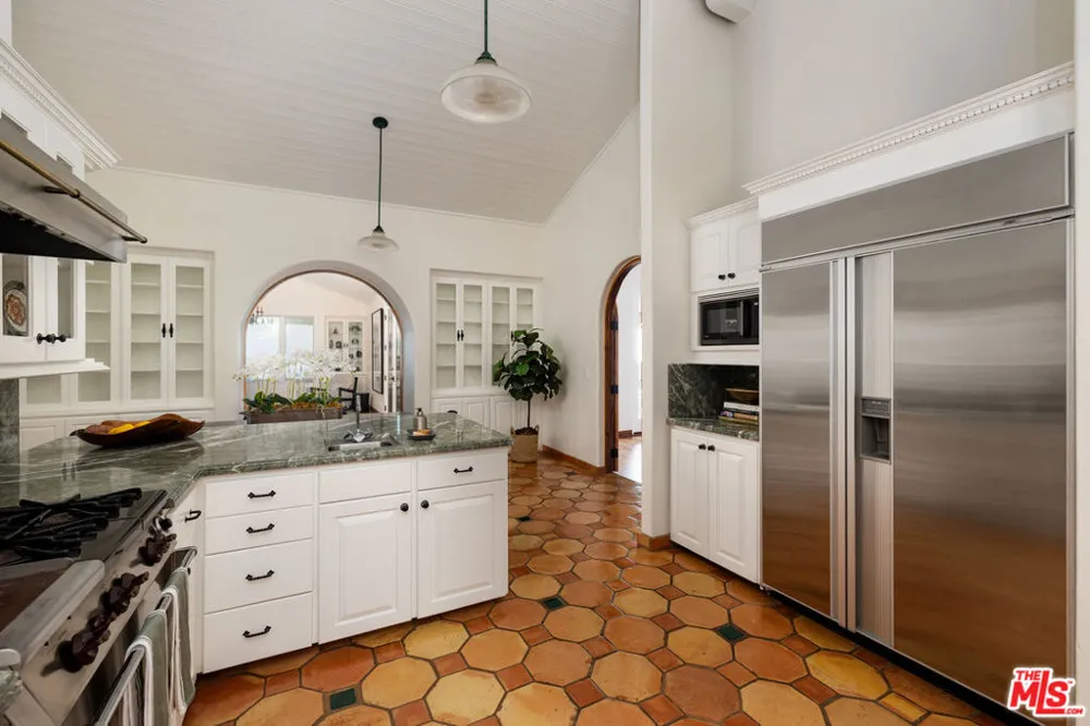 1060 Ladera Lane Santa Barbara, CA 93108