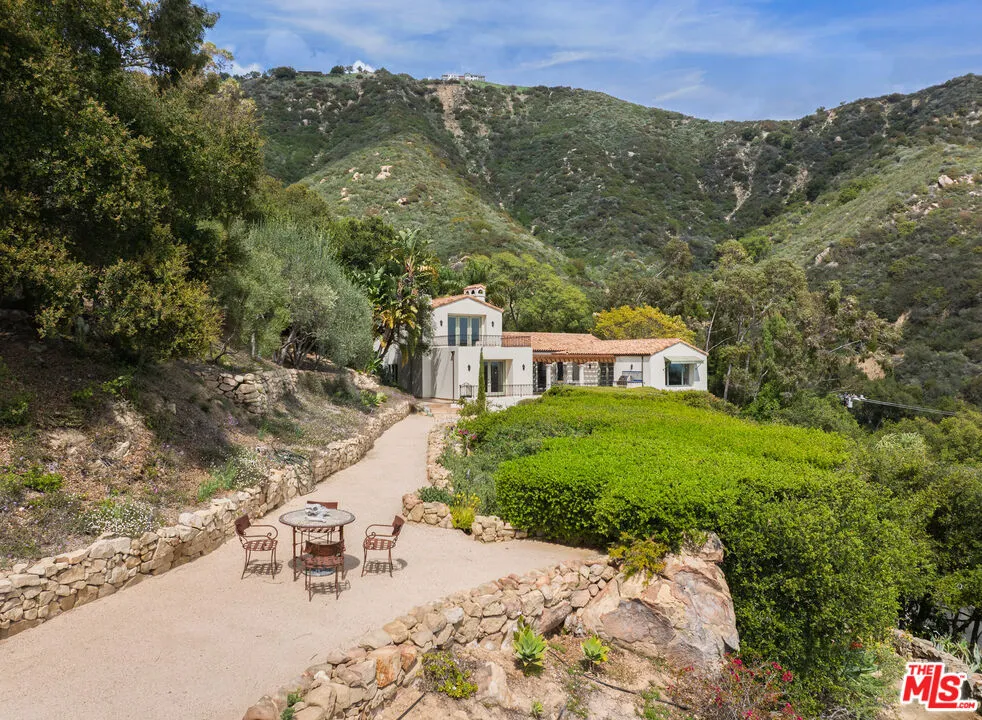 1060 Ladera Lane Santa Barbara, CA 93108