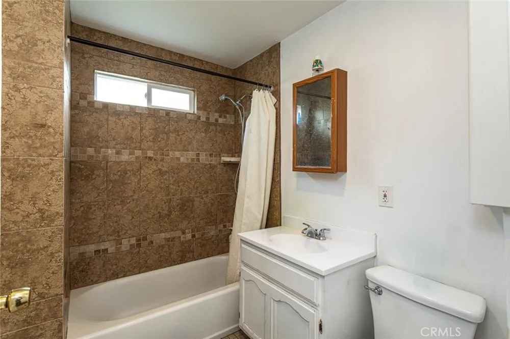 1522 W 29th Los Angeles, CA 90007