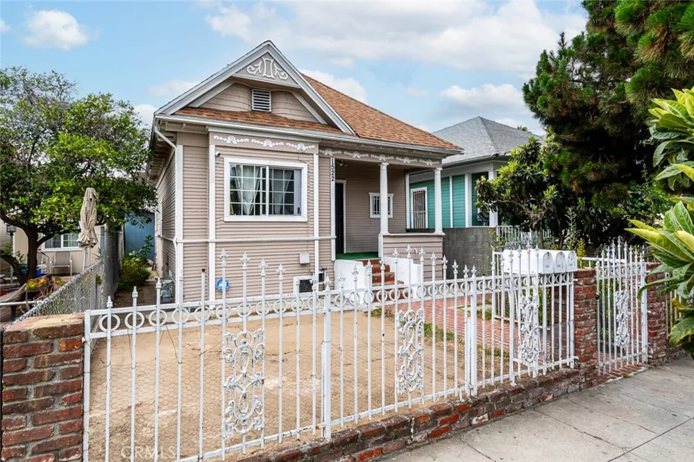 1522 W 29th Los Angeles, CA 90007