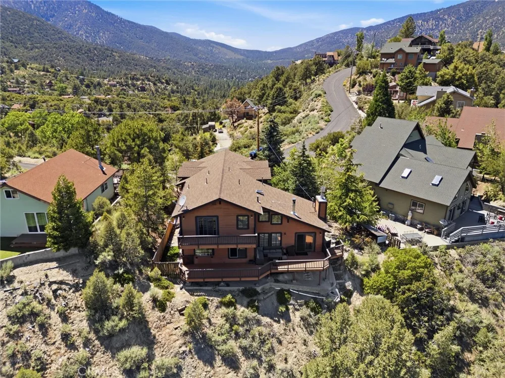 2100 St Bernard Pine Mountain Club, CA 93222