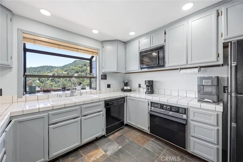 2100 St Bernard Pine Mountain Club, CA 93222