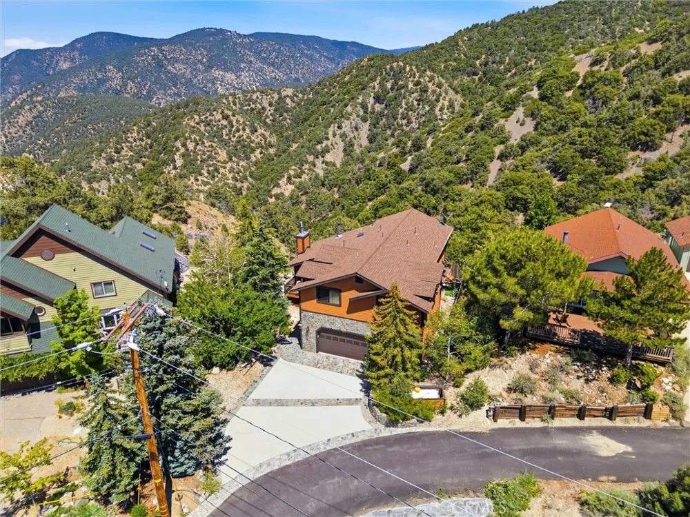 2100 St Bernard Pine Mountain Club, CA 93222