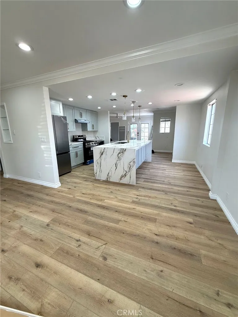 417 Vernon Azusa, CA 91702