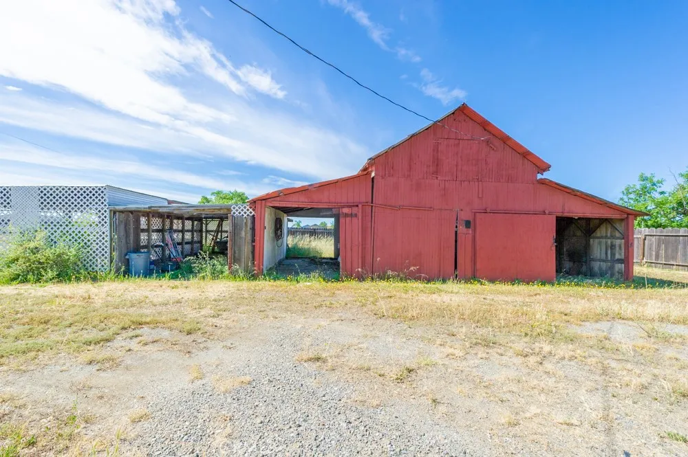 1068 E Walker Orland, CA 95963