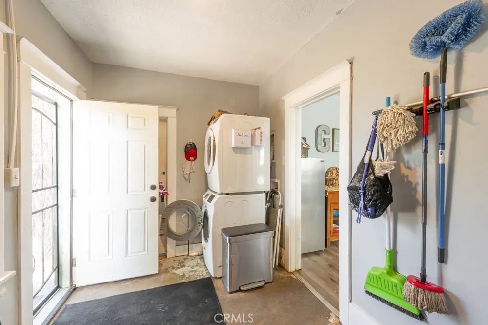 1068 E Walker Orland, CA 95963