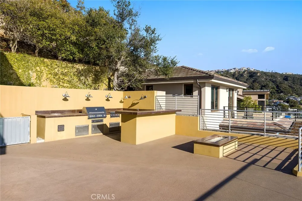 31402 Ceanothus Drive Laguna Beach, CA 92651